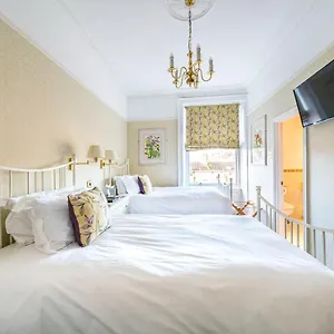 https://the-kennard.tophotelsbath.com